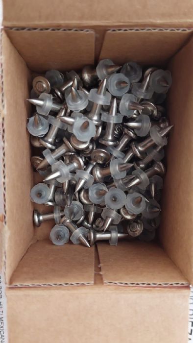Clavos para herramientas a pólvora